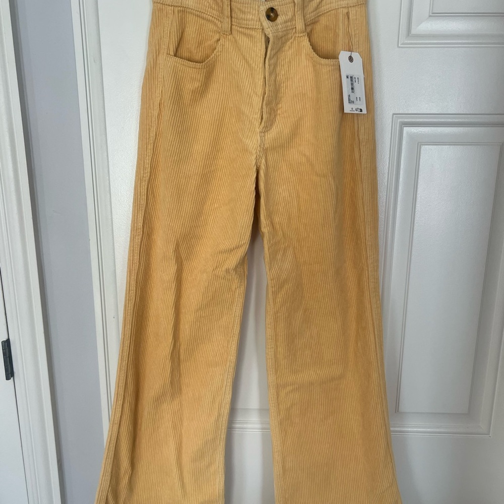 Billabong, yellow corduroy pants, size 25